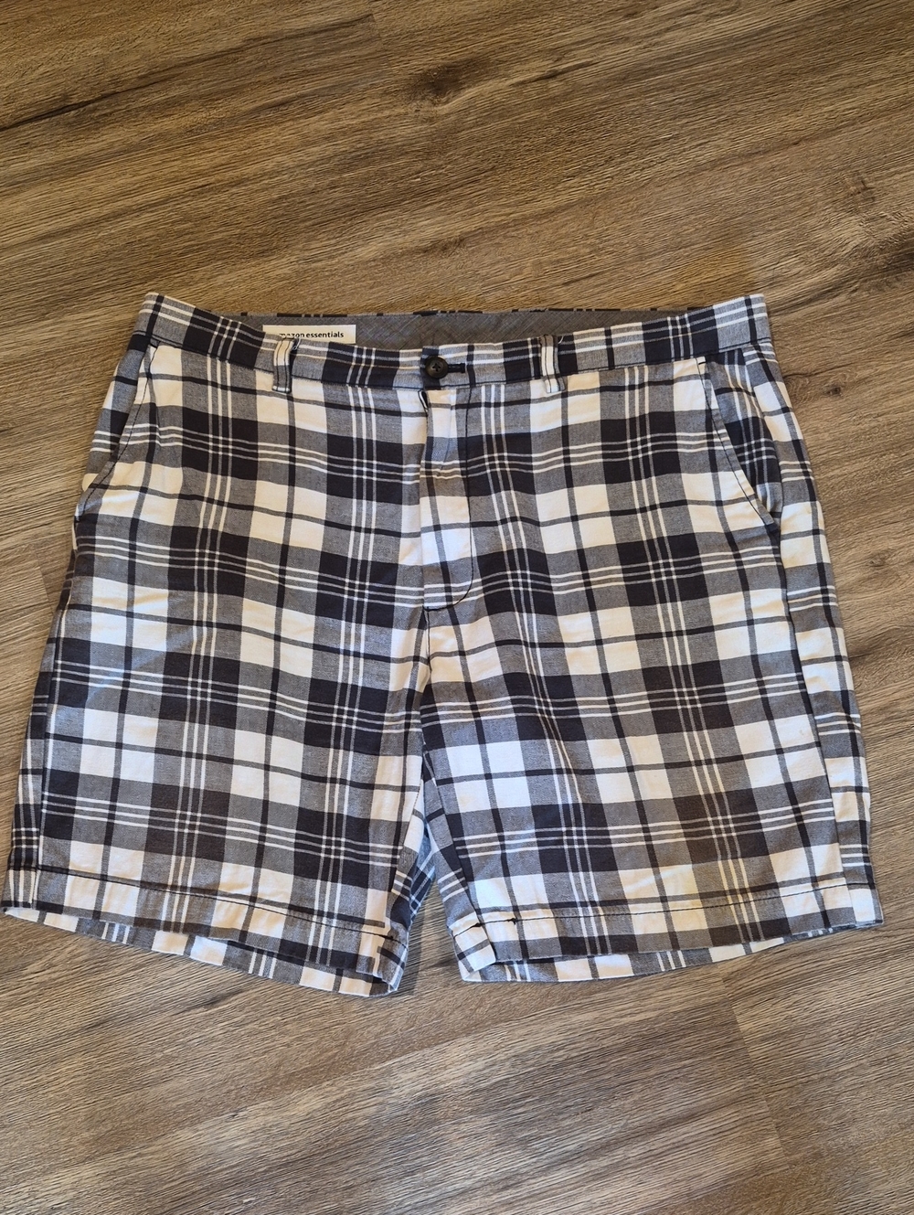 Amazon Essentials Men's Black & White Plaid Flat-Front Shorts